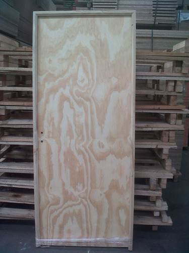 Imagen 3 de 8 de Puerta Placa Pino 80cmx2,00mts Marco Madera 7cm Maderwil