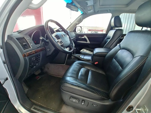 Toyota Land Crusier
