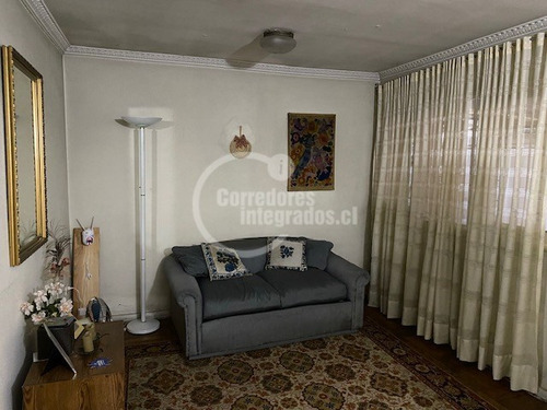 Casa En Venta De 4 Dorm. En Las Condes