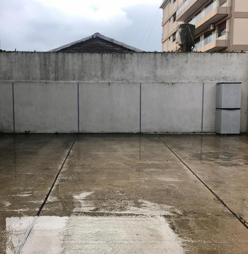 Imagen 12 de 14 de Venta Departamento De Dos Ambientes A La Calle Con Espacio De Cochera. Muy Luminoso. Zona Perla Norte.