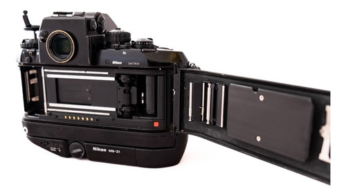 Imagen 4 de 10 de Cámara Nikon F4 S Negra Con Winder Incorporado, Rebajado