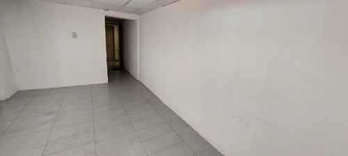 Preciosa Oficina De 42 Planta Libre, Metro P. De Valdivia
