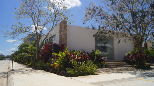 Casa En Venta Merida, Conkal En Privada, Modelo Premium Plus, Entrega Inmediata.