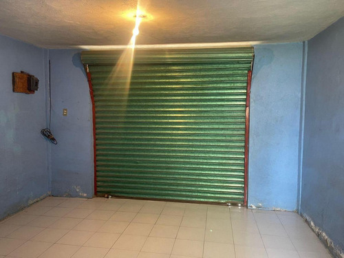 Casa En Jardines De Morelos Con Local Comercial