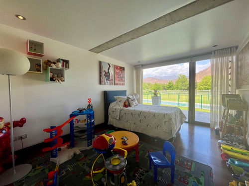 Venta Casa Moderna, Con Orilla Laguna Privada