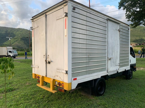 Imagen 9 de 17 de Mitsubishi Canter
