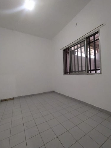 Depto T/casa 3 Amb En Planta Baja Con Patio