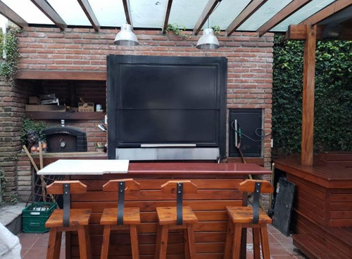 En Ciudad Jardin A Metros De La Estacion Chalet 4 Ambientes Tres Baños Amplio Lote A Metros De La Plaza Del Avion F: 4544