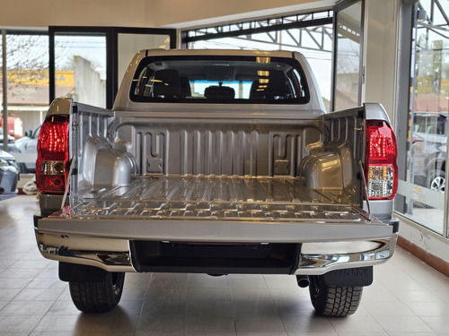 Toyota Hilux Pick-up 2.8 Cd Sr 204cv 4x4 At