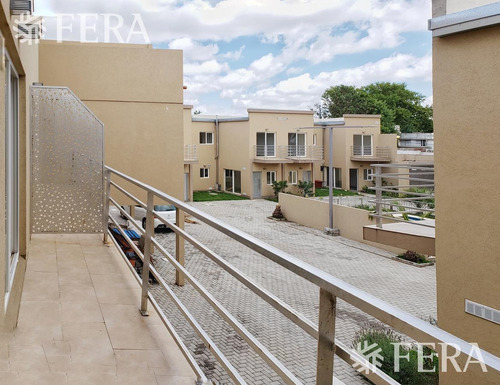 Imagen 6 de 19 de Venta Departamento 4 Ambientes Con Dos Cocheras. En Bernal (24216)