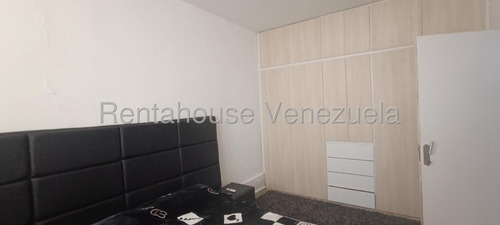 Casa En Venta En La Candelaria Maracay 25-24156 Irrr
