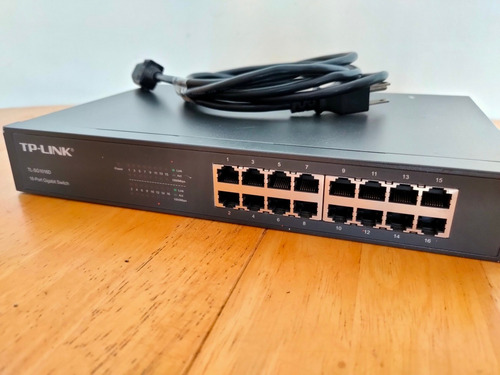 Imagen 3 de 4 de Switch 16 Puertos Tp Link