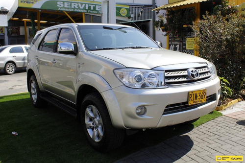 Imagen 3 de 25 de Toyota Fortuner Sr5