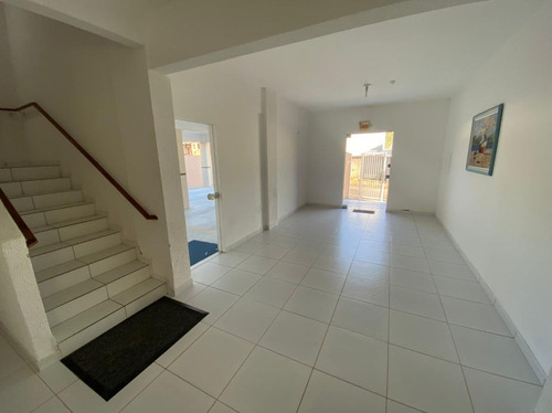 Imagem 4 de 11 de Ref: 741 - Apartamento Com 2 Dormitorios A Venda, 3 M² Por - - V-amd741