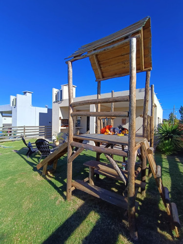 Hermosa Casa En Domselaar Barrio Los Tilos