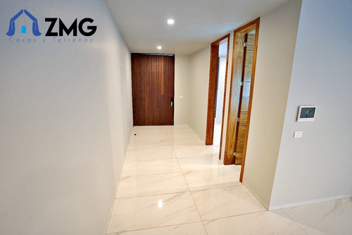 Casa De Lujo En Punto Sur Este #56, Con Roof Garden, Recorri