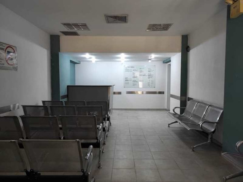 Imagen 2 de 8 de Edificio En La Viña, Clínica De 2 Niveles , Ct, Código: Fol-206