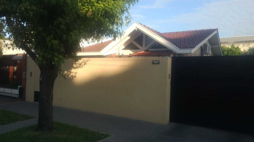 Imagen 4 de 14 de Chalet, 3 Ambientes, Zona Residencial, Excelente