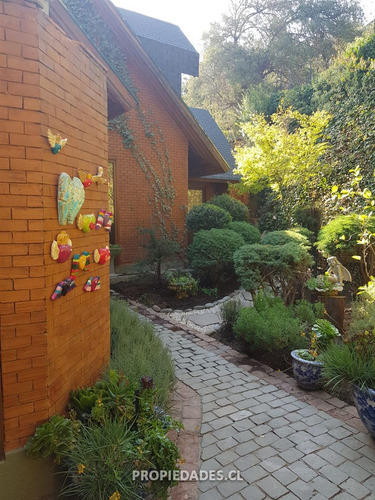 Casa En Venta De 5 Dormitorios En El Arrayán