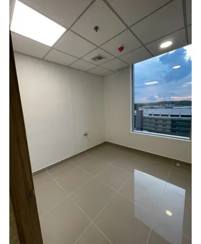 Se Arrienda Consultorio En Proyecto High Park Barrio Monte Carmelo