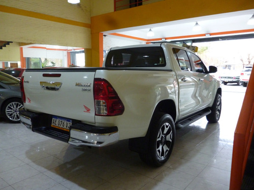 Toyota Hilux 2.8 Cd Srx 177cv 4x2