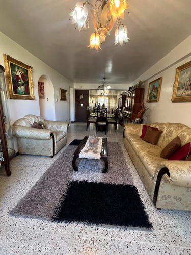 Se Vende Apartamento 108m2. Montalban.