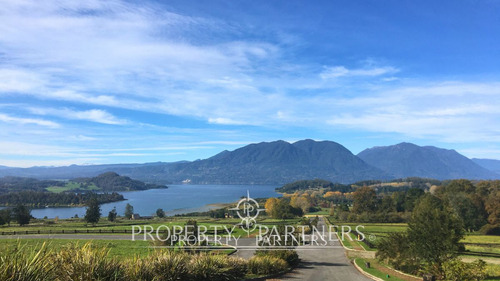 Terreno Con Increíble Vista Al Lago Panguipulli Y ...