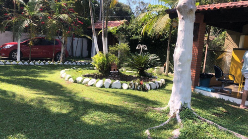 Imagem 2 de 30 de Chácara 2400m2, Casa Sede 3 Suítes, Proximo A Praia, Moveis Planejados, 2 Salas, Área Gourmet,piscina,2 Lagos Com Peixes,casa De Hospedes,galpão,pomar - Ch00265 - 70853141