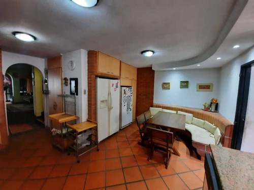 Imagen 7 de 21 de Vendo Casa 320m2 4h/3b/2p Santa Ines 4924