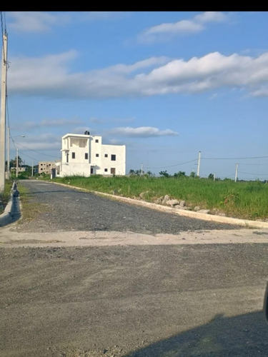 Se Vende Solar De 187.09 M2 En El Residencial Don Marcos