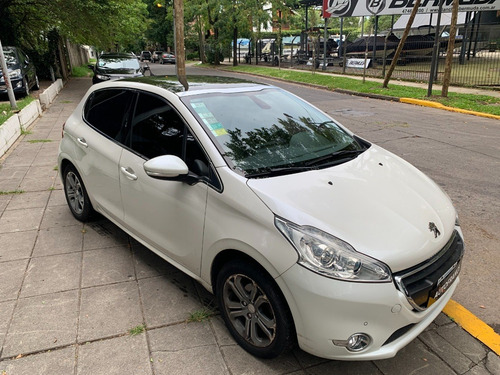 Peugeot 208 Feline Pack Cuir