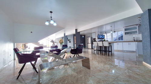 Venta Exclusiva Casa En Urbanización El Parral Valencia Cod Ac 24837