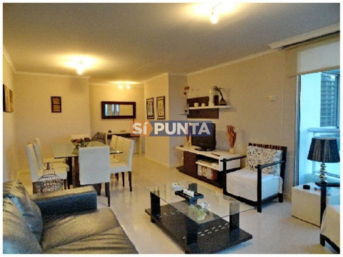 Imagen 3 de 21 de Edificio Con Servicios