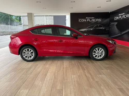 Mazda 3 2.0 Touring MT