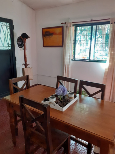 Imagen 5 de 21 de Vendo Casa Quinta En El Barrio Mas Lindo De La Ciudad, Sobre Asfalto Y Todo Parquizado!!