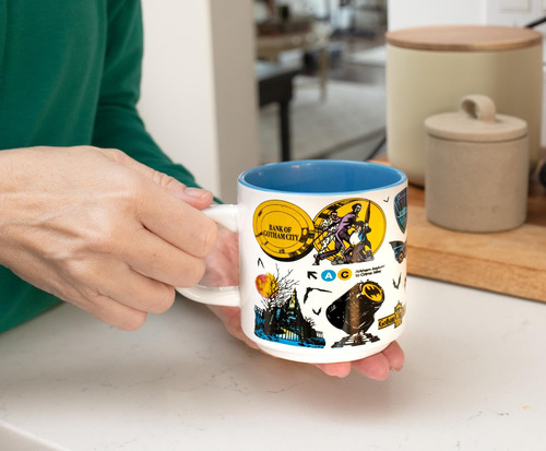 Caneca Dc Comics Batman Allover Print 380 Ml Em Cerâmica