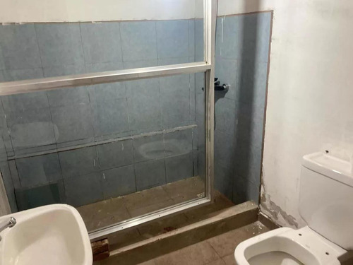 Casa En Venta - 3 Dormitorios 1 Baño - Monoambiente - Dúplex - 240mts2 - Dolores