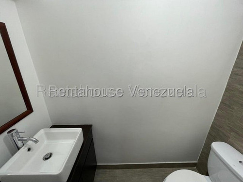 Apartamento En Alquiler En Prados Del Este 25-24050 K.f