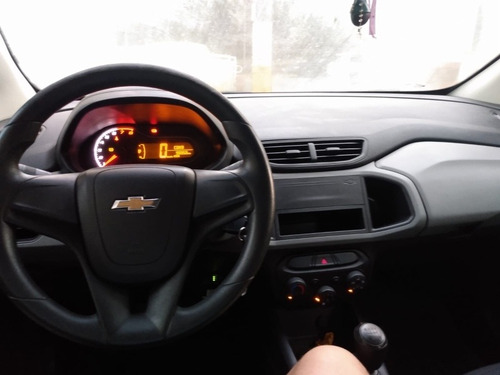 Imagem 4 de 5 de Chevrolet Onix 2017 1.0 Joy 5p