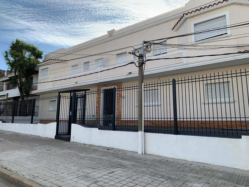 Imagen 11 de 12 de Dueno Prox. Mdeo Shop Reciclado $u 28500 Gc $2340 3 D Buceo