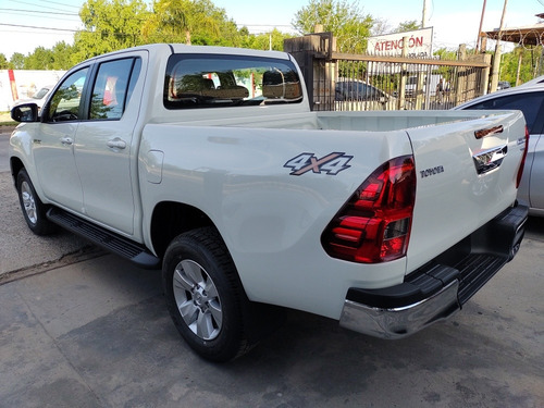 Toyota Hilux 2.8 Cd Srv 177cv 4x4 2020