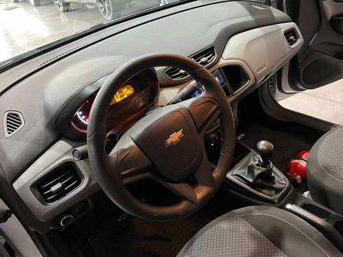 Imagen 12 de 14 de Chevrolet Onix Joy 1.4 2019