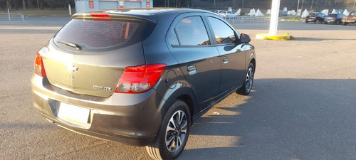 Imagen 4 de 12 de Chevrolet Onix