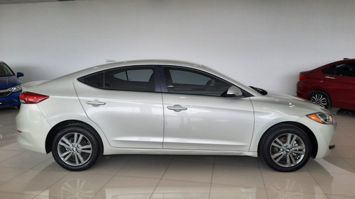 Imagen 11 de 15 de Hyundai Elantra 2018 2.0 Gls Premium At