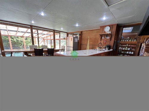 Casa En Venta De 4 Dorm. En Puerto Varas