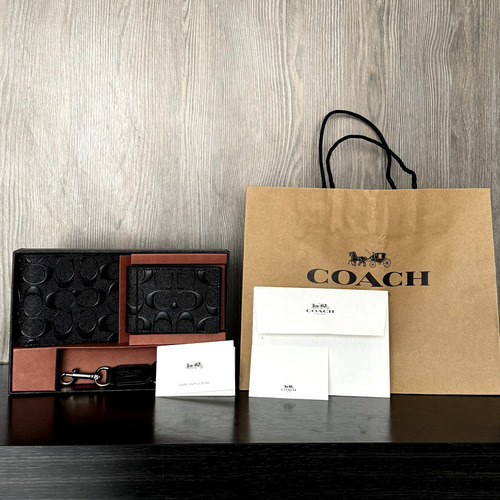 Cartera Coach Con Tarjetero Y Llavero Negro Diseño De La Tela Liso