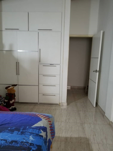 Imagen 14 de 17 de Se Vende Excelente Villa Totalmente Remodelada Tapas 04243564365