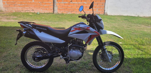 Honda Xr 150 L Color Blanca Motor 10 Puntos 16.0000 Km Titul