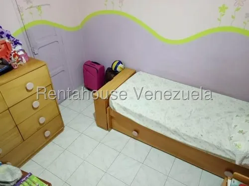 Casa En Venta Avila Es25-8442