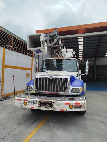 Grúa Digger Derrick, Con Brazo Telescópico, Winche, Taladro